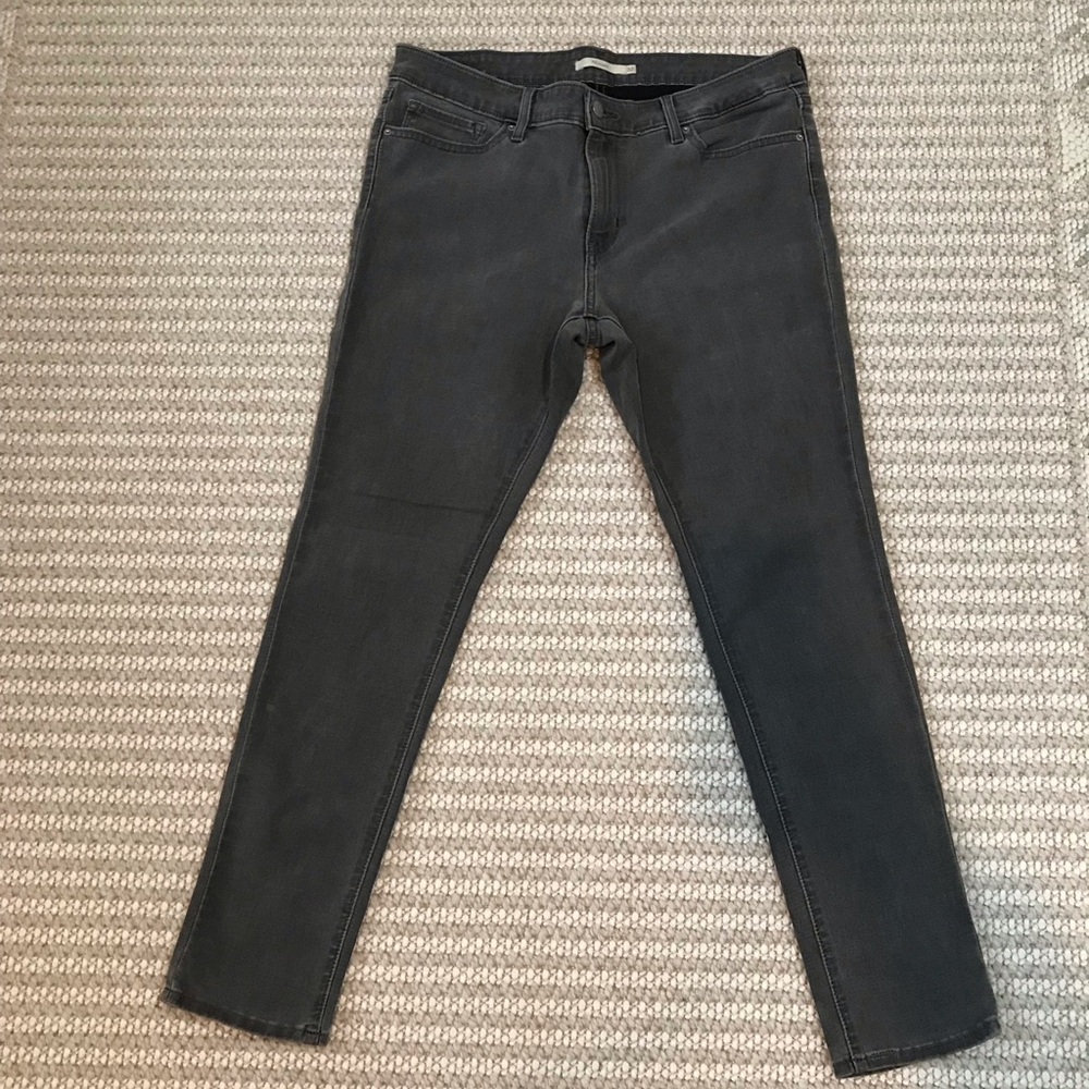Levi’s Women’s 711 Skinny Jeans